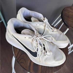 NikeCourt Zoom NXT Clay Tennis Shoes – Size 10.5 – White/Black